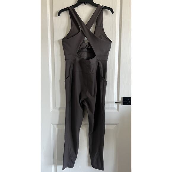 Fabletics Size XL Oasis Rib Twist Front 7/8 Jumpsuit In Taupe Slate - Picture 7 of 15